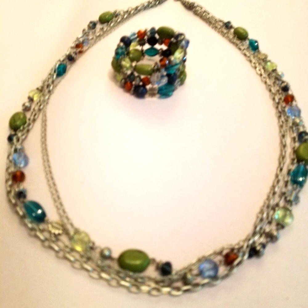 Premier Designs necklace and bracelet